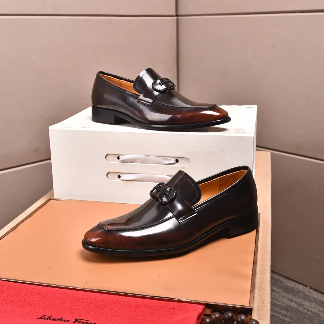 Men's shoes 💰540📛📛 (water-dyed cow lining) Salvatore Ferragamo high-end (Salvatore Ferragamo) is the world's top luxury footwear brand, coming from the fashion kingdom of Italy. It is famous all over the world for its traditional handmade design and novel styles... 🚶🏻🚶🏻New suit shoes are available simultaneously at the counter. This model is made of pure handmade imported Italian calfskin ➕soft water-dyed cowhide lining Original authentic outsole🌀🌀Size: 38➖44.